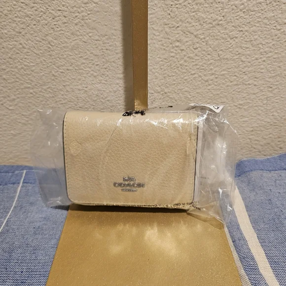 Coach Cream Leather Women's Trifold Wallet With Detachable Cc Holder - Picture 5 of 7